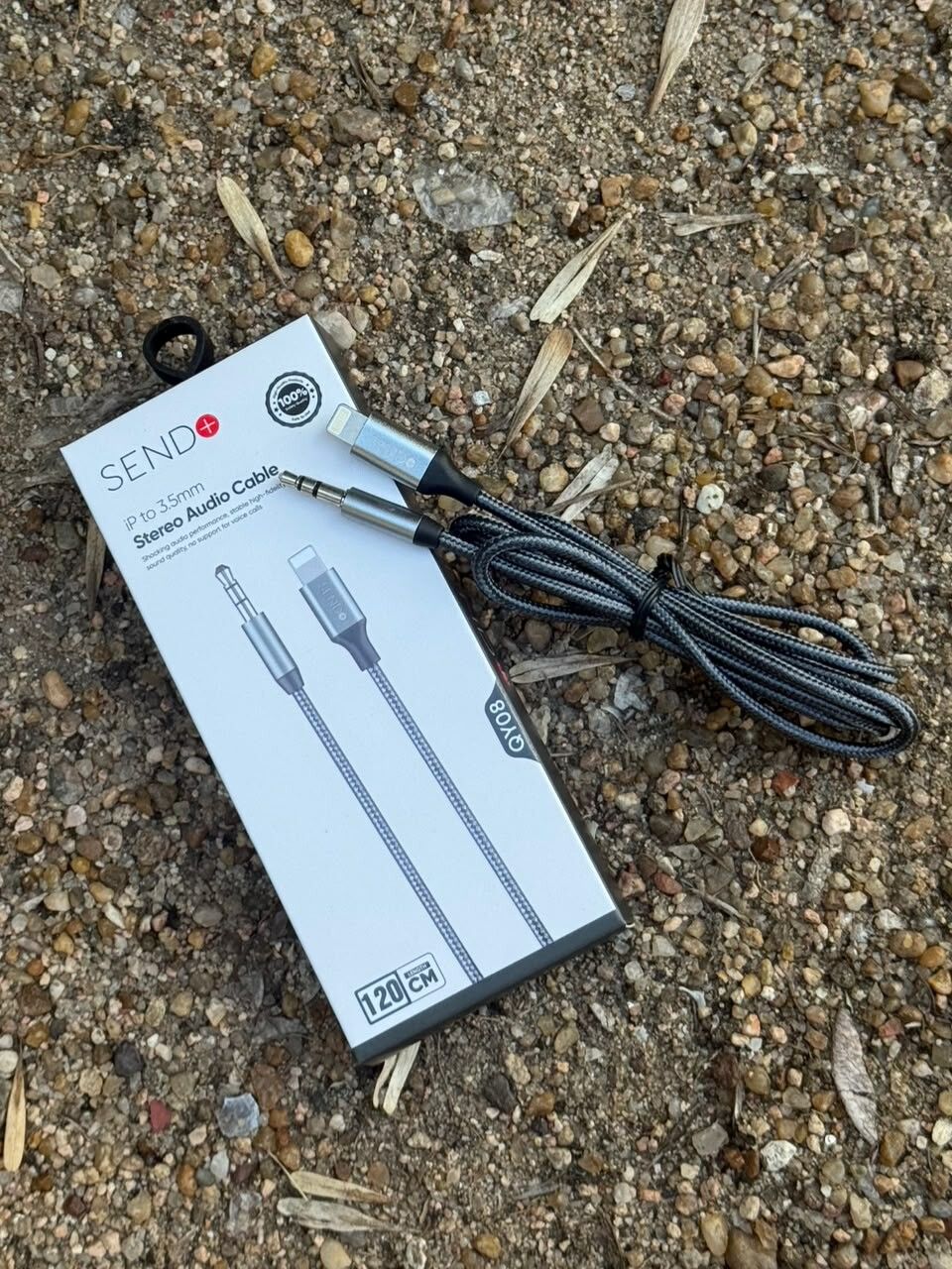 CABLE 3.5MM MACHO A IOS 1.2MTS QY08 CABLE 3.5MM MACHO A IOS 1.2MTS QY08 - Imagen 1